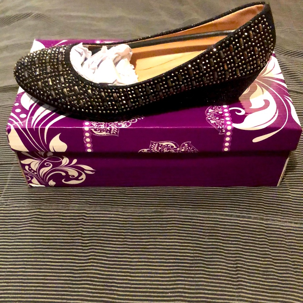 Black sparkly wedged heel